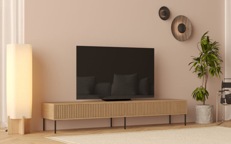 Moderný dubový TV stolík s úložným priestorom s kovovými nohami s lamelovým dubovým čelom s dvierkami, 240 cm